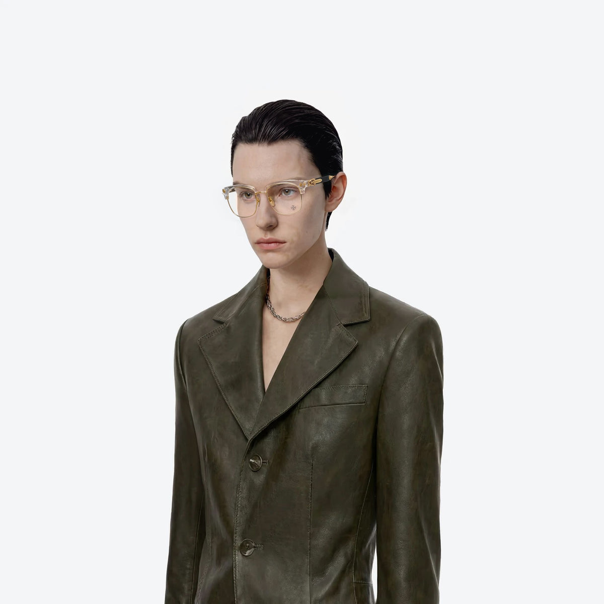 Homem usando o Óculos Clubmaster FERIZ Transparente Dourado
